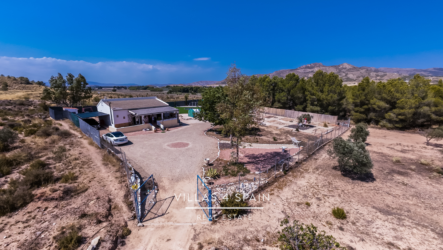 Resale - 2 Bed 2 Bath Country Villa with 16.550m2 plot in Sax - calle garcilaso - Alicante Resale - 2 Bed 2 Bath Country Villa with 16.550m2 plot in Sax - calle garcilaso - Alicante
