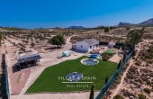 V4S3043, 2 Bed 2 Bath Country Villa with 16.550m2 plot in Sax