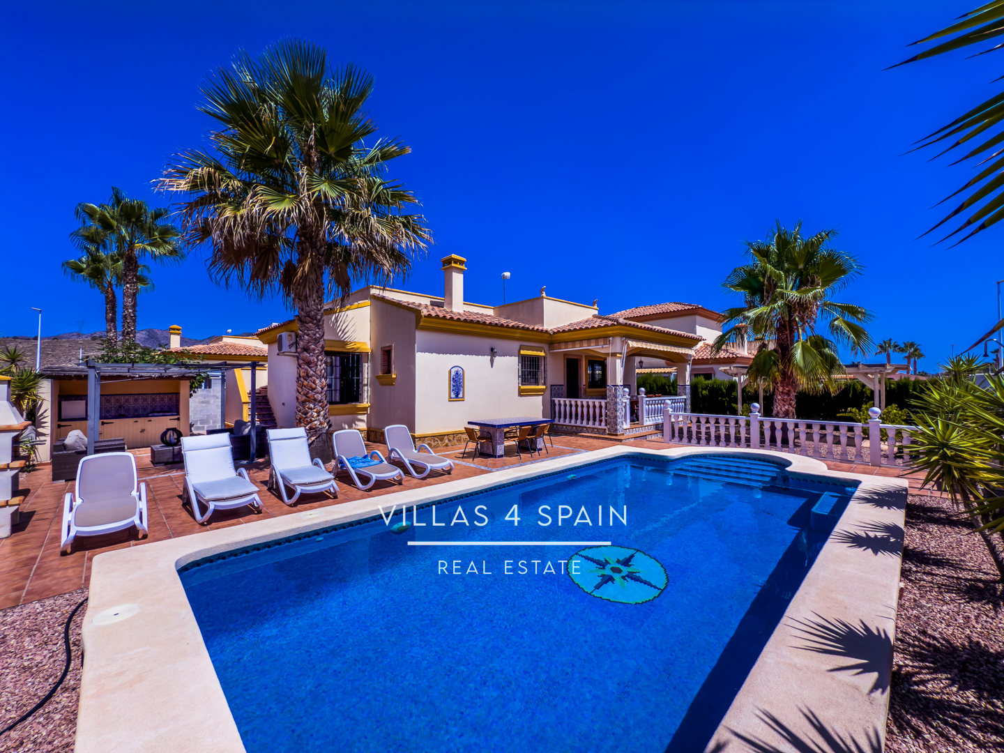 Resale - 3 Bed 2 Bath Villa with Private Pool and Parking in Hondon de los Frailes - Av. de Alicante - Alicante Resale - 3 Bed 2 Bath Villa with Private Pool and Parking in Hondon de los Frailes - Av. de Alicante - Alicante
