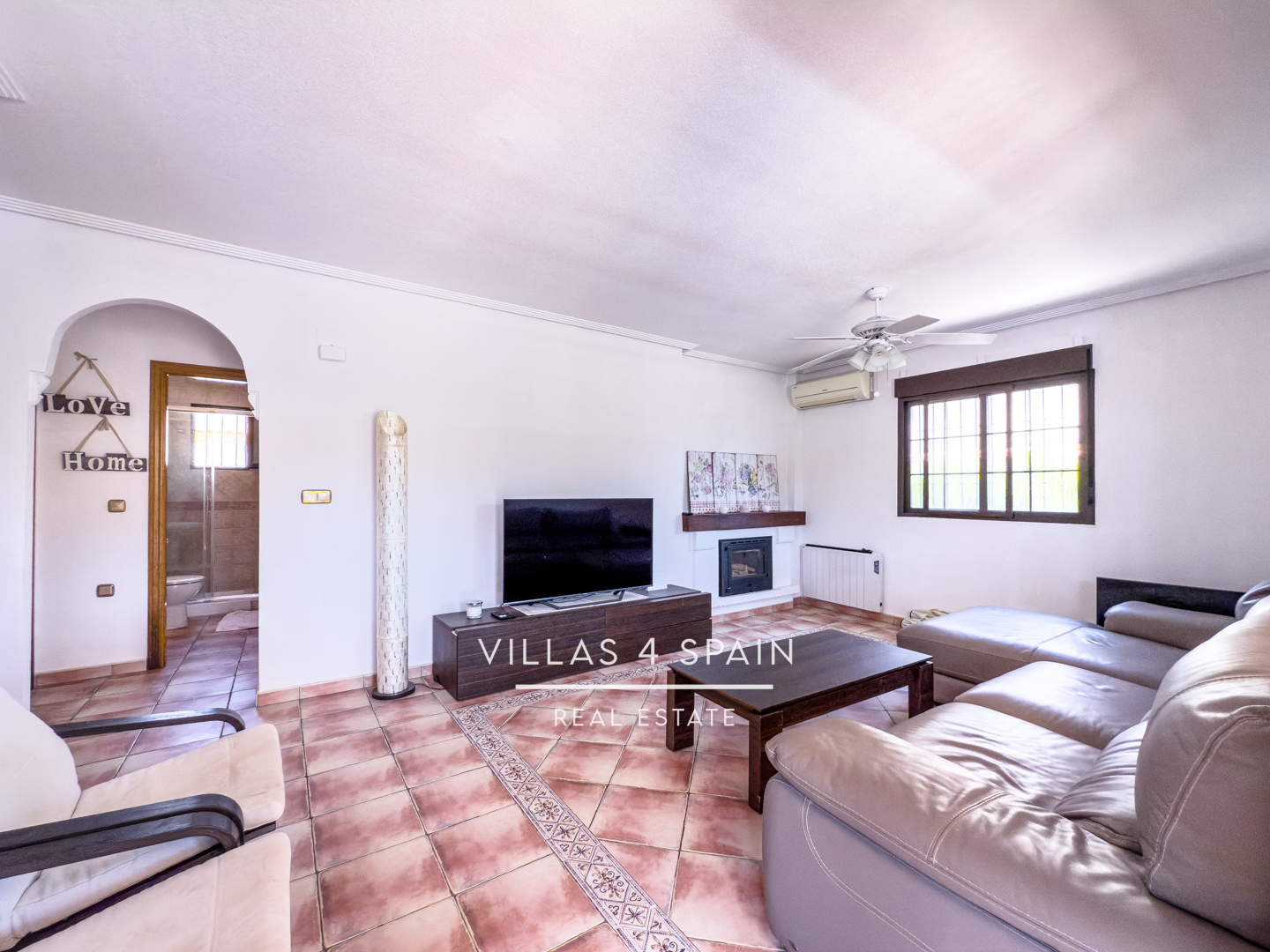 Resale - 3 Bed 2 Bath Villa with Private Pool and Parking in Hondon de los Frailes - Av. de Alicante - Alicante Resale - 3 Bed 2 Bath Villa with Private Pool and Parking in Hondon de los Frailes - Av. de Alicante - Alicante