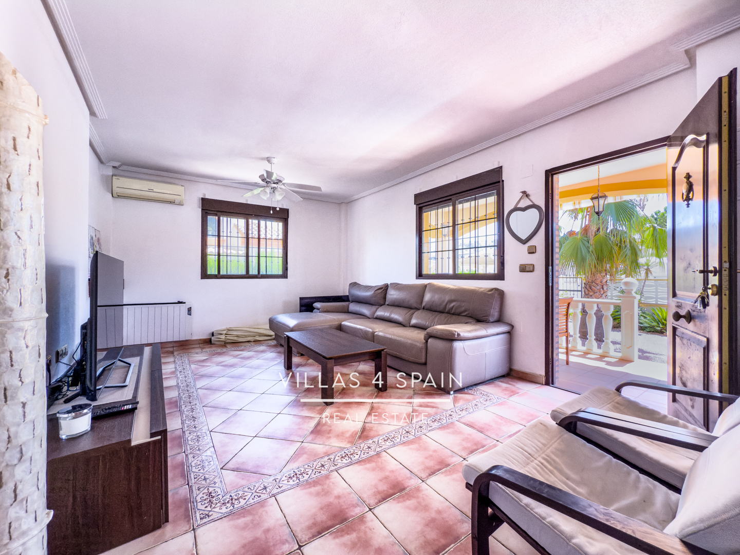 Resale - 3 Bed 2 Bath Villa with Private Pool and Parking in Hondon de los Frailes - Av. de Alicante - Alicante Resale - 3 Bed 2 Bath Villa with Private Pool and Parking in Hondon de los Frailes - Av. de Alicante - Alicante