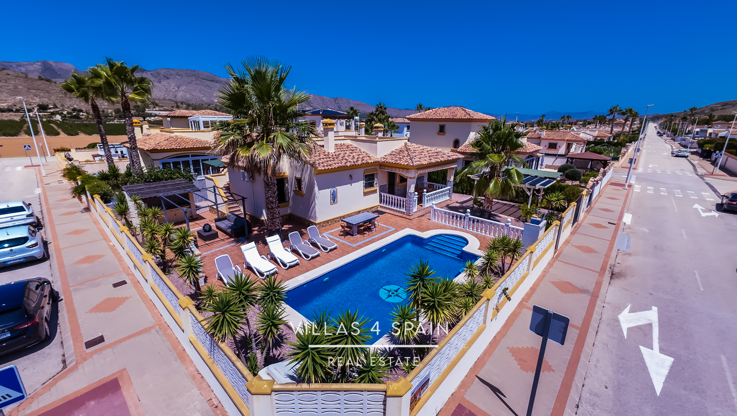 Resale - 3 Bed 2 Bath Villa with Private Pool and Parking in Hondon de los Frailes - Av. de Alicante - Alicante Resale - 3 Bed 2 Bath Villa with Private Pool and Parking in Hondon de los Frailes - Av. de Alicante - Alicante
