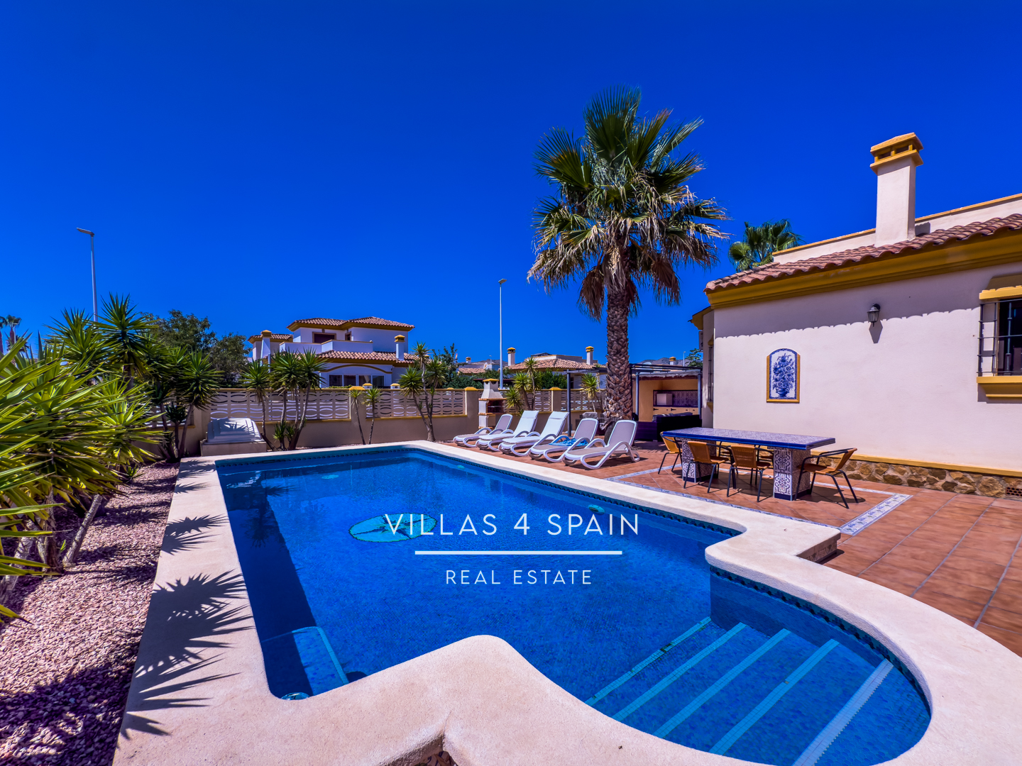 Resale - 3 Bed 2 Bath Villa with Private Pool and Parking in Hondon de los Frailes - Av. de Alicante - Alicante Resale - 3 Bed 2 Bath Villa with Private Pool and Parking in Hondon de los Frailes - Av. de Alicante - Alicante