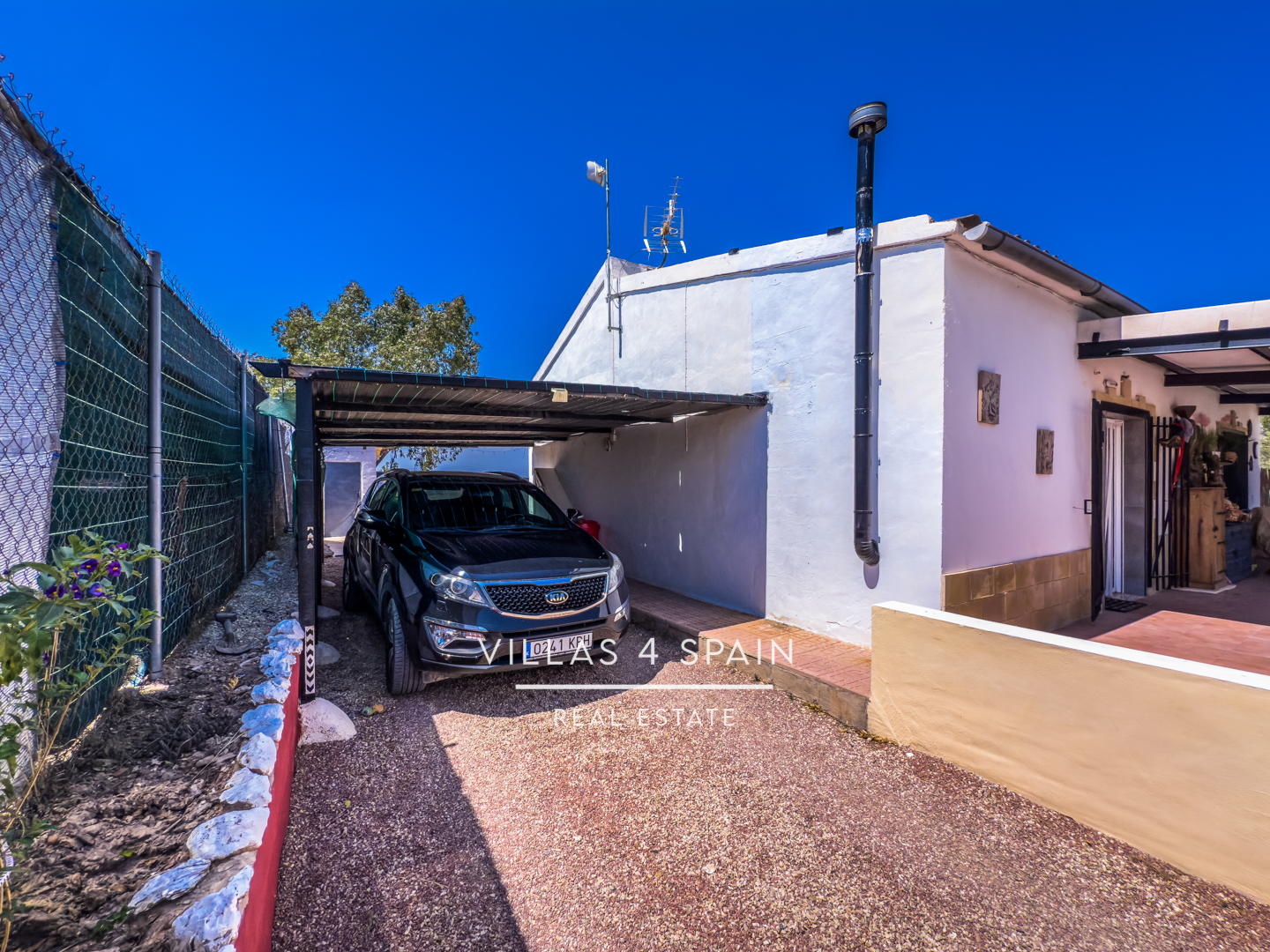 Resale - 2 Bed 2 Bath Country Villa with 16.550m2 plot in Sax - calle garcilaso - Alicante Resale - 2 Bed 2 Bath Country Villa with 16.550m2 plot in Sax - calle garcilaso - Alicante