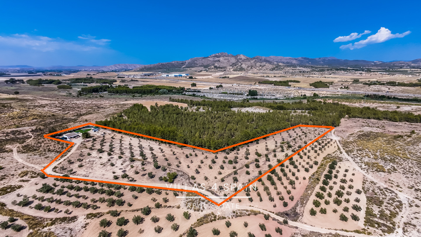 Resale - 2 Bed 2 Bath Country Villa with 16.550m2 plot in Sax - calle garcilaso - Alicante Resale - 2 Bed 2 Bath Country Villa with 16.550m2 plot in Sax - calle garcilaso - Alicante