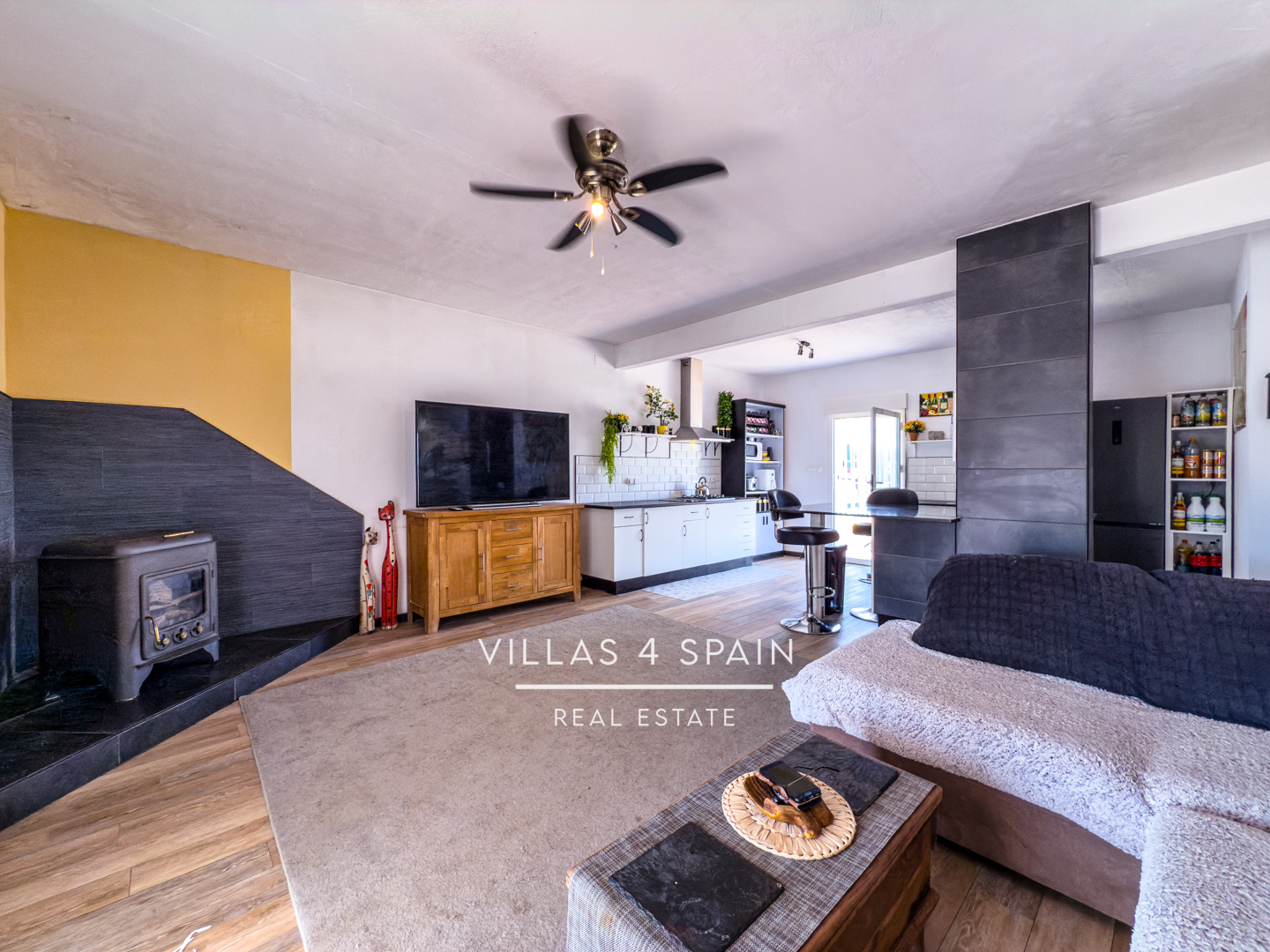 Resale - 2 Bed 2 Bath Country Villa with 16.550m2 plot in Sax - calle garcilaso - Alicante Resale - 2 Bed 2 Bath Country Villa with 16.550m2 plot in Sax - calle garcilaso - Alicante