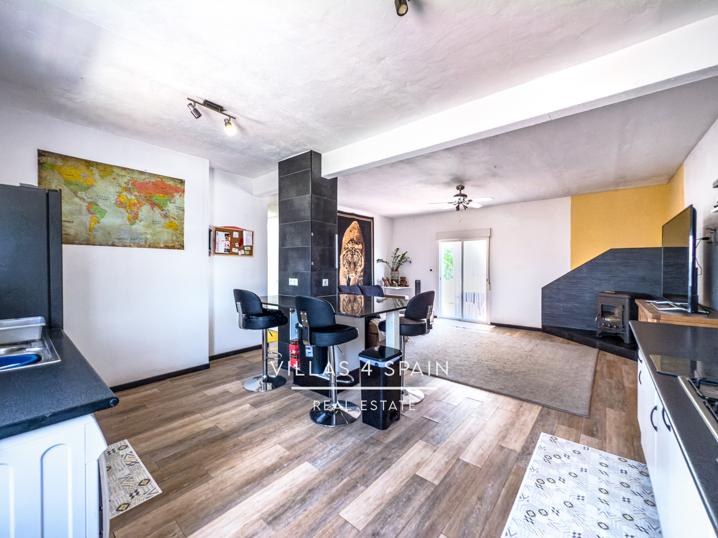 Resale - 2 Bed 2 Bath Country Villa with 16.550m2 plot in Sax - calle garcilaso - Alicante Resale - 2 Bed 2 Bath Country Villa with 16.550m2 plot in Sax - calle garcilaso - Alicante