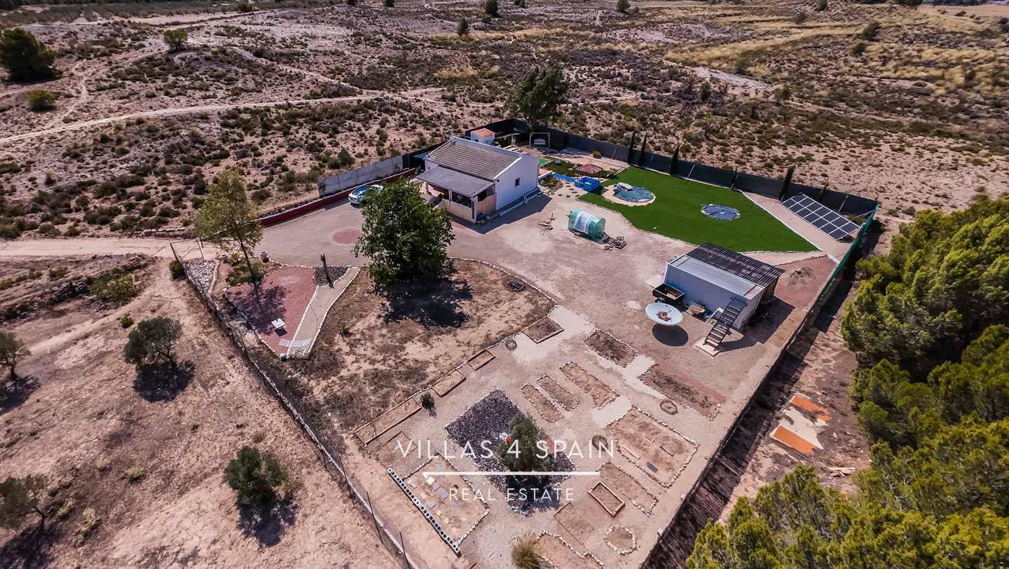 Resale - 2 Bed 2 Bath Country Villa with 16.550m2 plot in Sax - calle garcilaso - Alicante Resale - 2 Bed 2 Bath Country Villa with 16.550m2 plot in Sax - calle garcilaso - Alicante