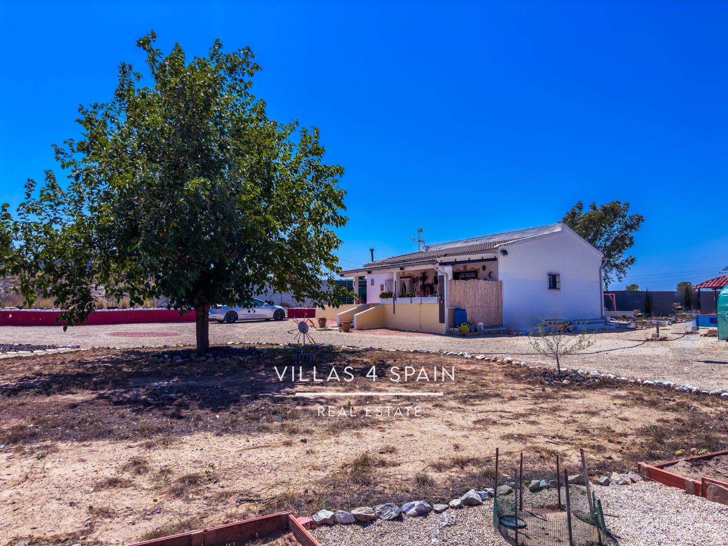 Resale - 2 Bed 2 Bath Country Villa with 16.550m2 plot in Sax - calle garcilaso - Alicante Resale - 2 Bed 2 Bath Country Villa with 16.550m2 plot in Sax - calle garcilaso - Alicante