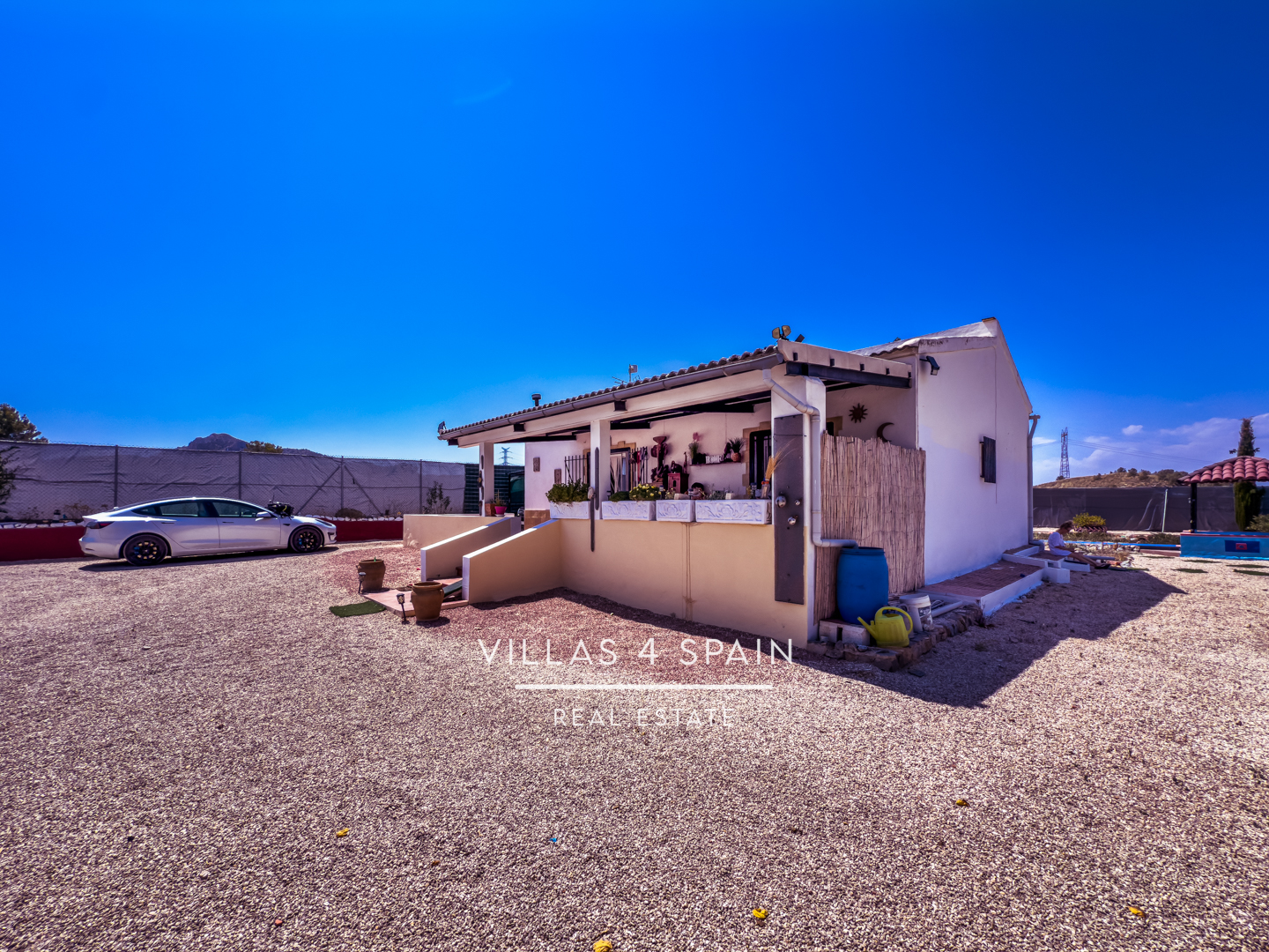 Resale - 2 Bed 2 Bath Country Villa with 16.550m2 plot in Sax - calle garcilaso - Alicante Resale - 2 Bed 2 Bath Country Villa with 16.550m2 plot in Sax - calle garcilaso - Alicante