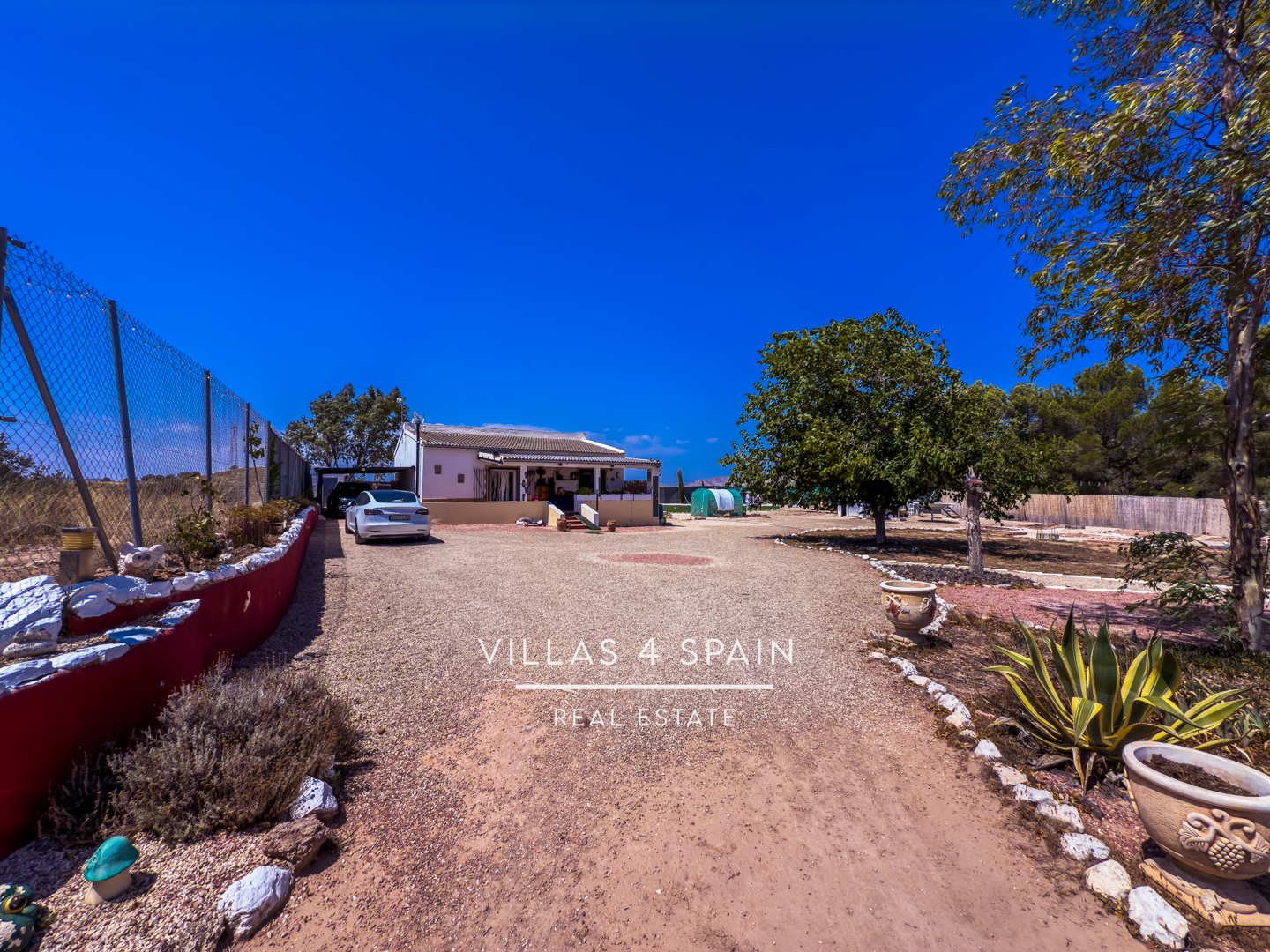 Resale - 2 Bed 2 Bath Country Villa with 16.550m2 plot in Sax - calle garcilaso - Alicante Resale - 2 Bed 2 Bath Country Villa with 16.550m2 plot in Sax - calle garcilaso - Alicante