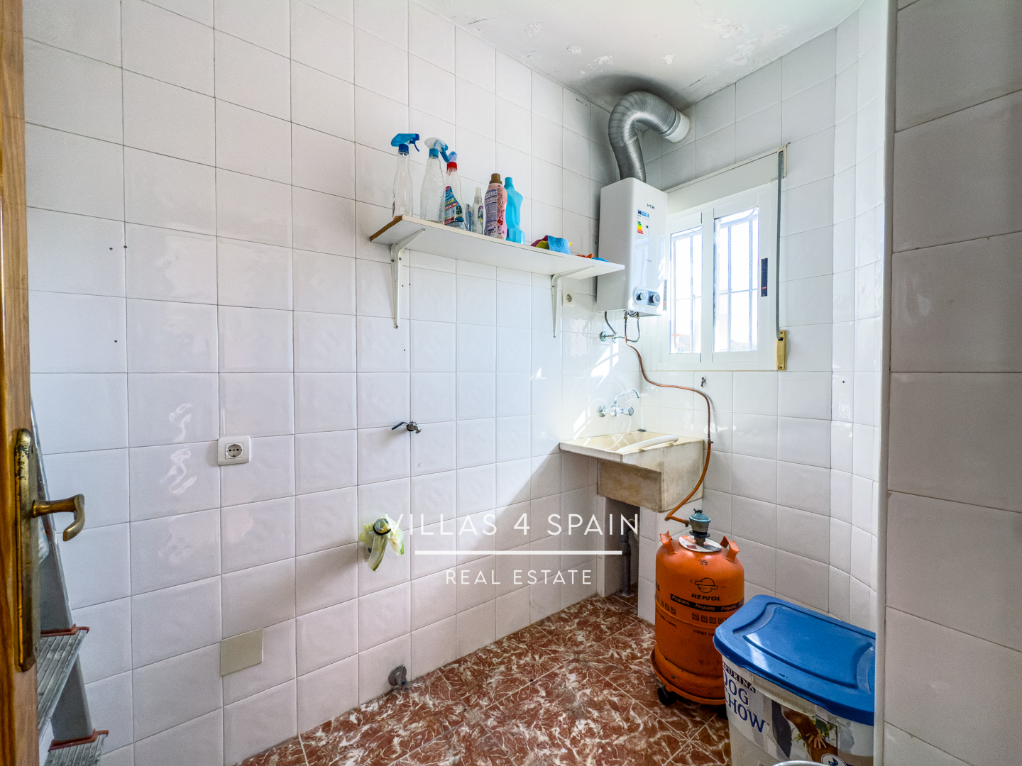 Resale - 3 Bed Villa with Private Pool and Large Plot - calle los banos - Murcia Resale - 3 Bed Villa with Private Pool and Large Plot - calle los banos - Murcia