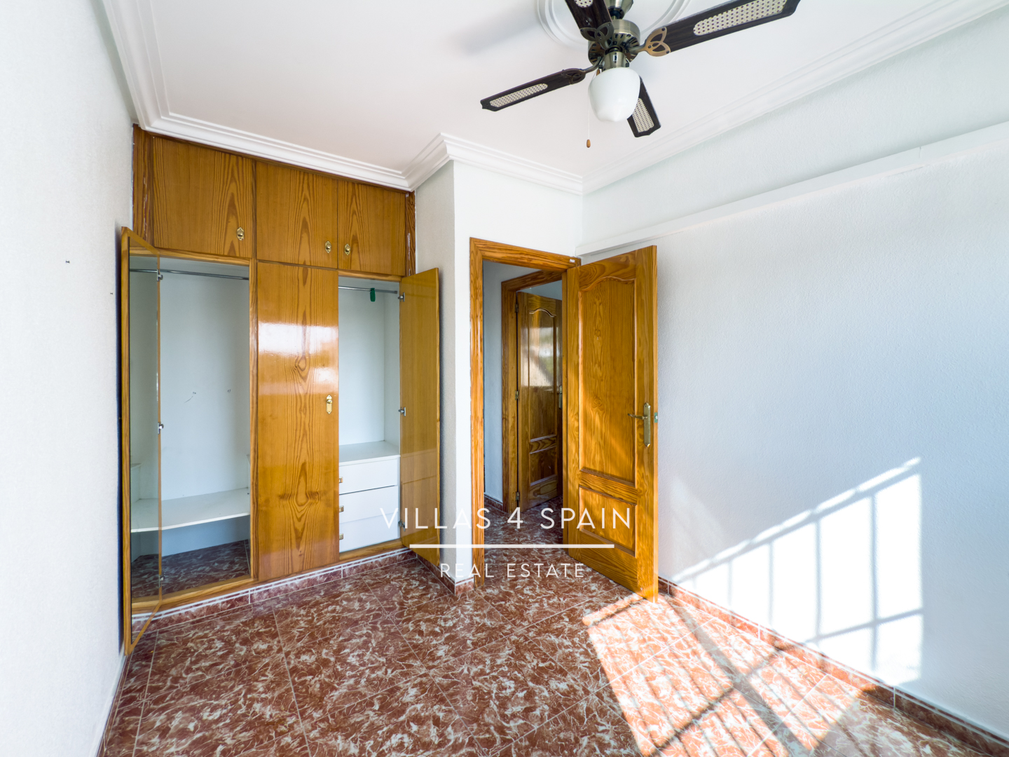 Resale - 3 Bed Villa with Private Pool and Large Plot - calle los banos - Murcia Resale - 3 Bed Villa with Private Pool and Large Plot - calle los banos - Murcia