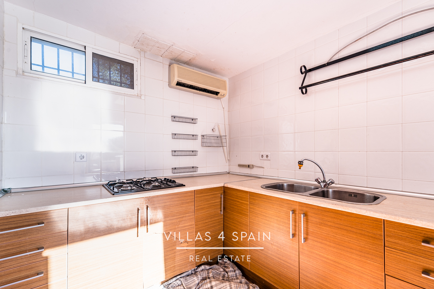 Resale - 3 Bed Villa with Private Pool and Large Plot - calle los banos - Murcia Resale - 3 Bed Villa with Private Pool and Large Plot - calle los banos - Murcia