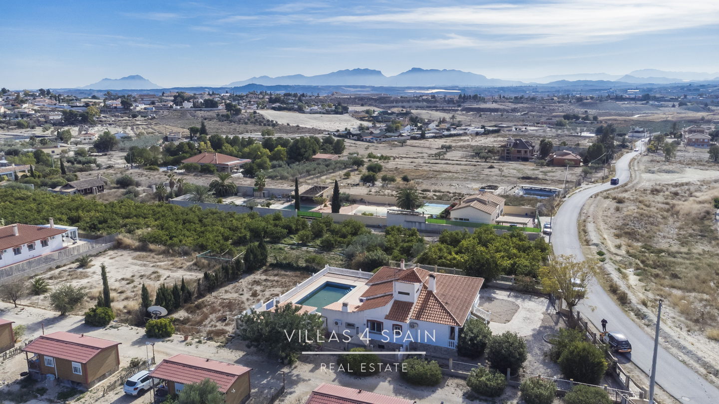 Resale - 3 Bed Villa with Private Pool and Large Plot - calle los banos - Murcia Resale - 3 Bed Villa with Private Pool and Large Plot - calle los banos - Murcia
