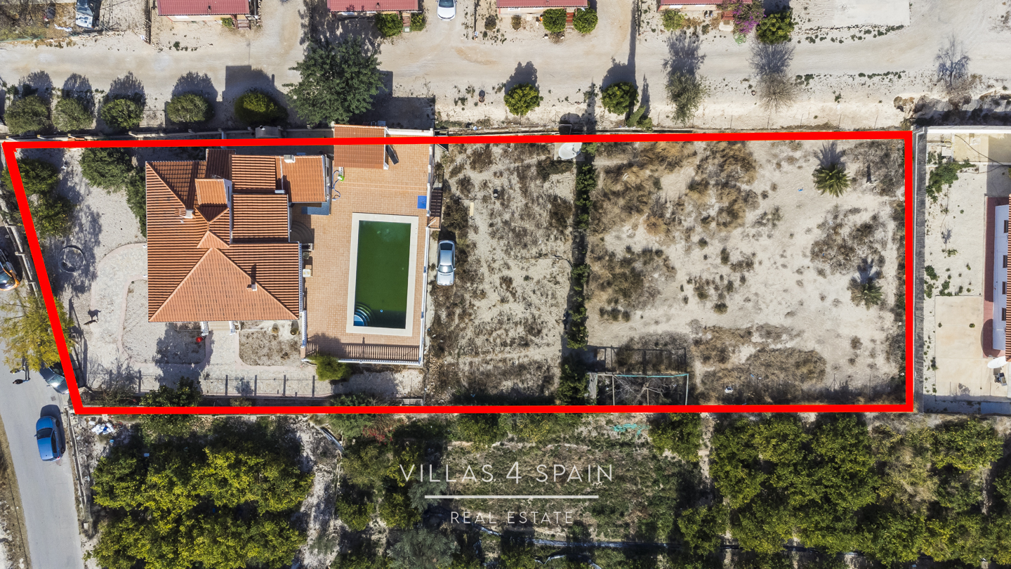 Resale - 3 Bed Villa with Private Pool and Large Plot - calle los banos - Murcia Resale - 3 Bed Villa with Private Pool and Large Plot - calle los banos - Murcia
