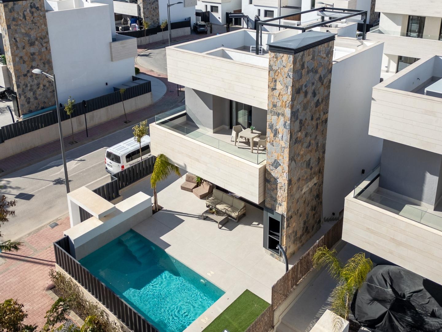 3 Bedroom 3 Bathroom villa in Los Alcazares