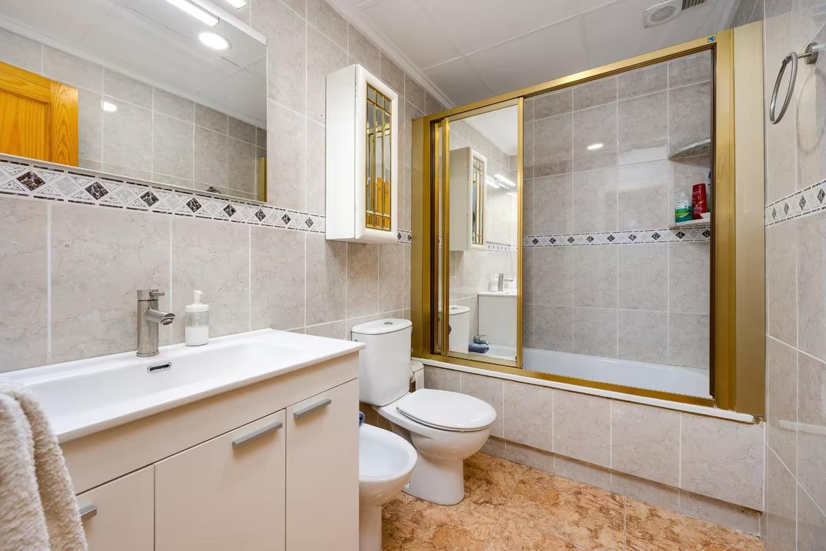 Sold - 2 Bedroom 1 Bathroom Apartamento in Torrevieja - centro - Alicante Sold - 2 Bedroom 1 Bathroom Apartamento in Torrevieja - centro - Alicante