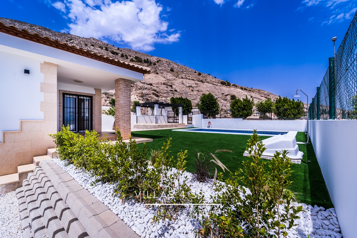 3 Bedroom 2 Bathroom Villa with Private Pool and Parking