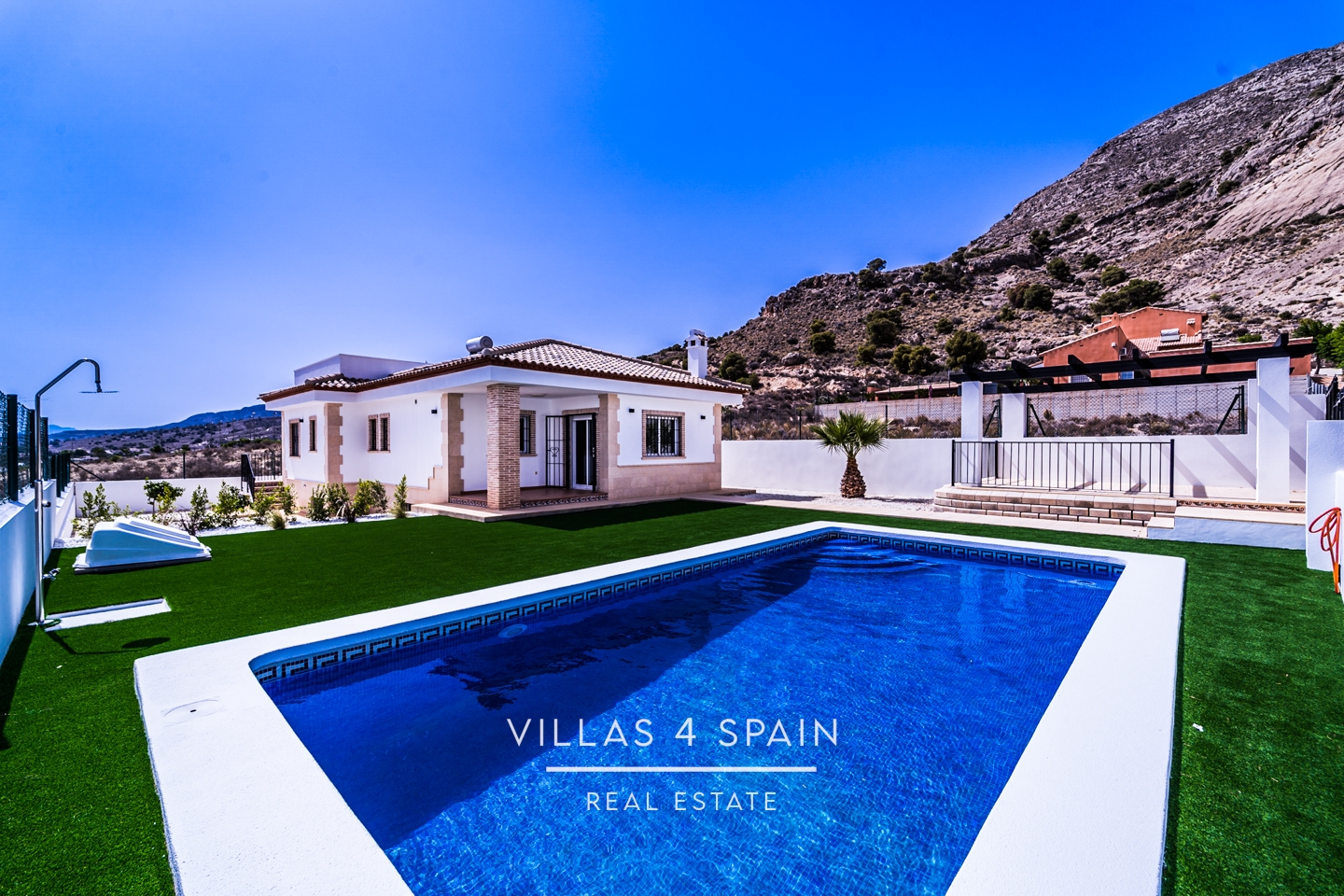 3 Bedroom 2 Bathroom Villa with Private Pool and Parking
