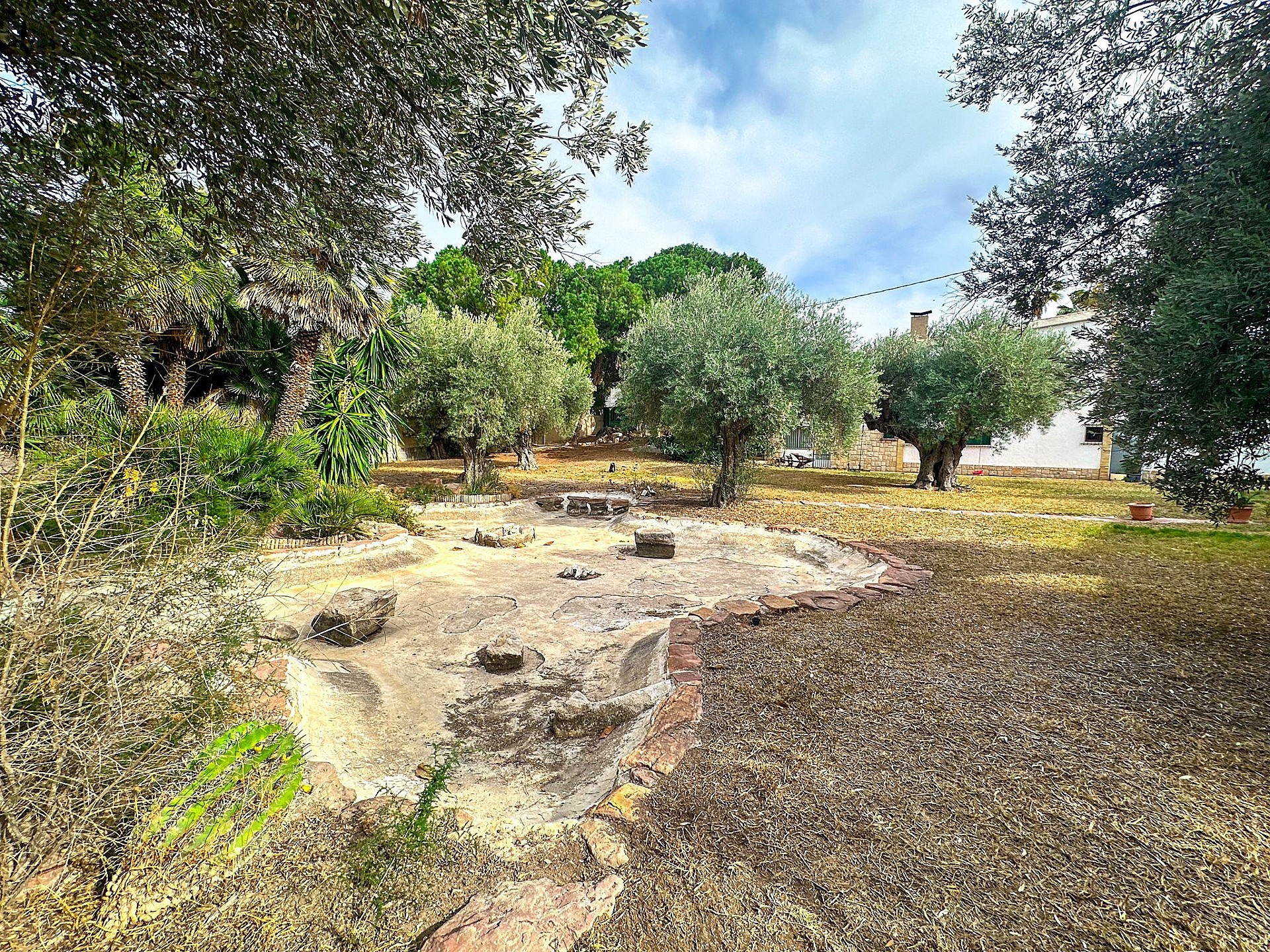 Resale - 6 Bedroom 4 Bathroom Villa in Mutxamel - - Alicante Resale - 6 Bedroom 4 Bathroom Villa in Mutxamel - - Alicante
