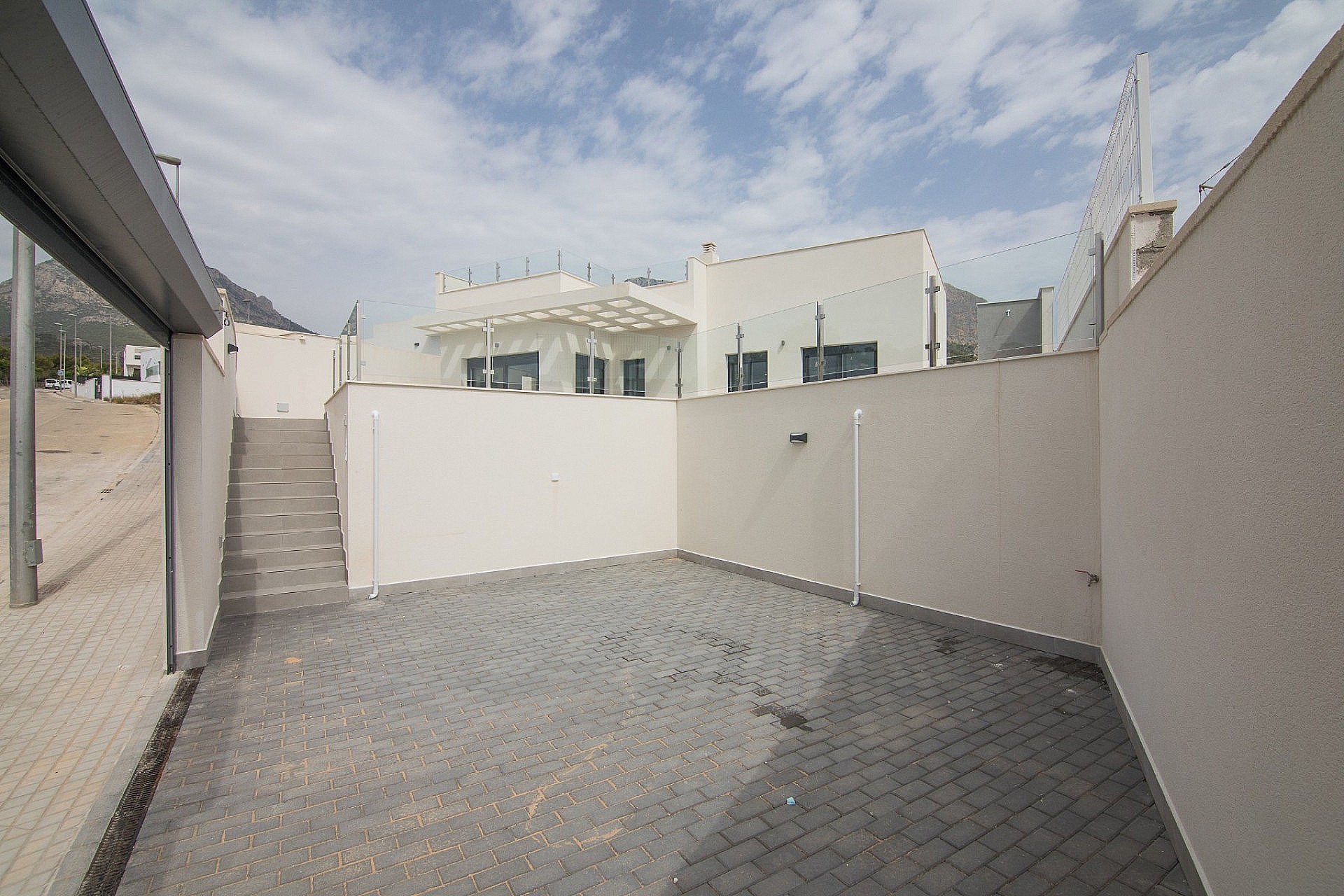 Resale - 3 Bedroom 2 Bathroom Villa in Polop - - Alicante Resale - 3 Bedroom 2 Bathroom Villa in Polop - - Alicante