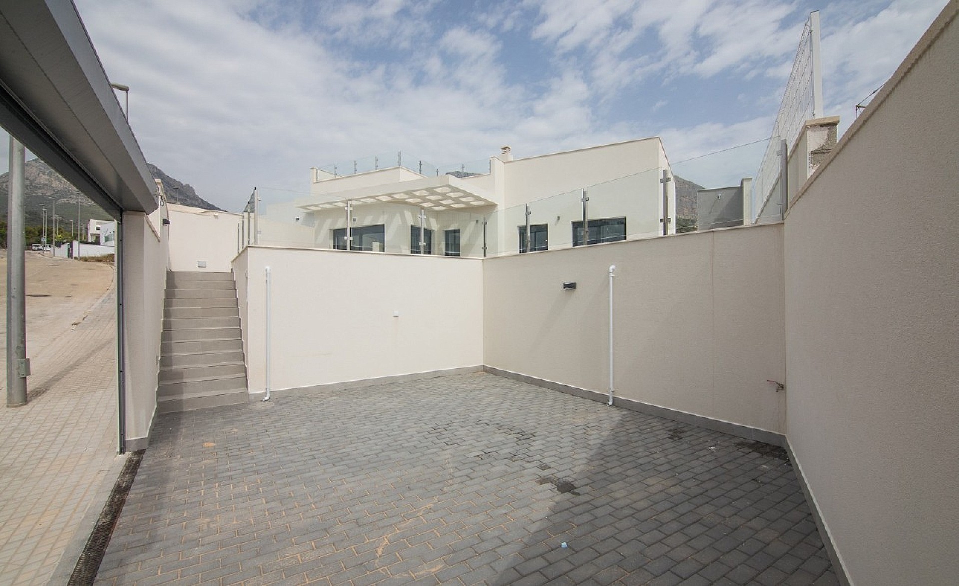 Resale - 3 Bedroom 2 Bathroom Villa in Polop - - Alicante Resale - 3 Bedroom 2 Bathroom Villa in Polop - - Alicante