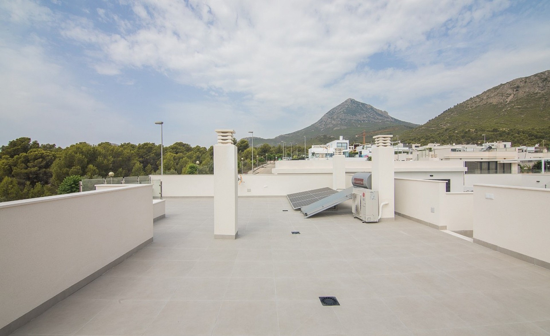 Resale - 3 Bedroom 2 Bathroom Villa in Polop - - Alicante Resale - 3 Bedroom 2 Bathroom Villa in Polop - - Alicante
