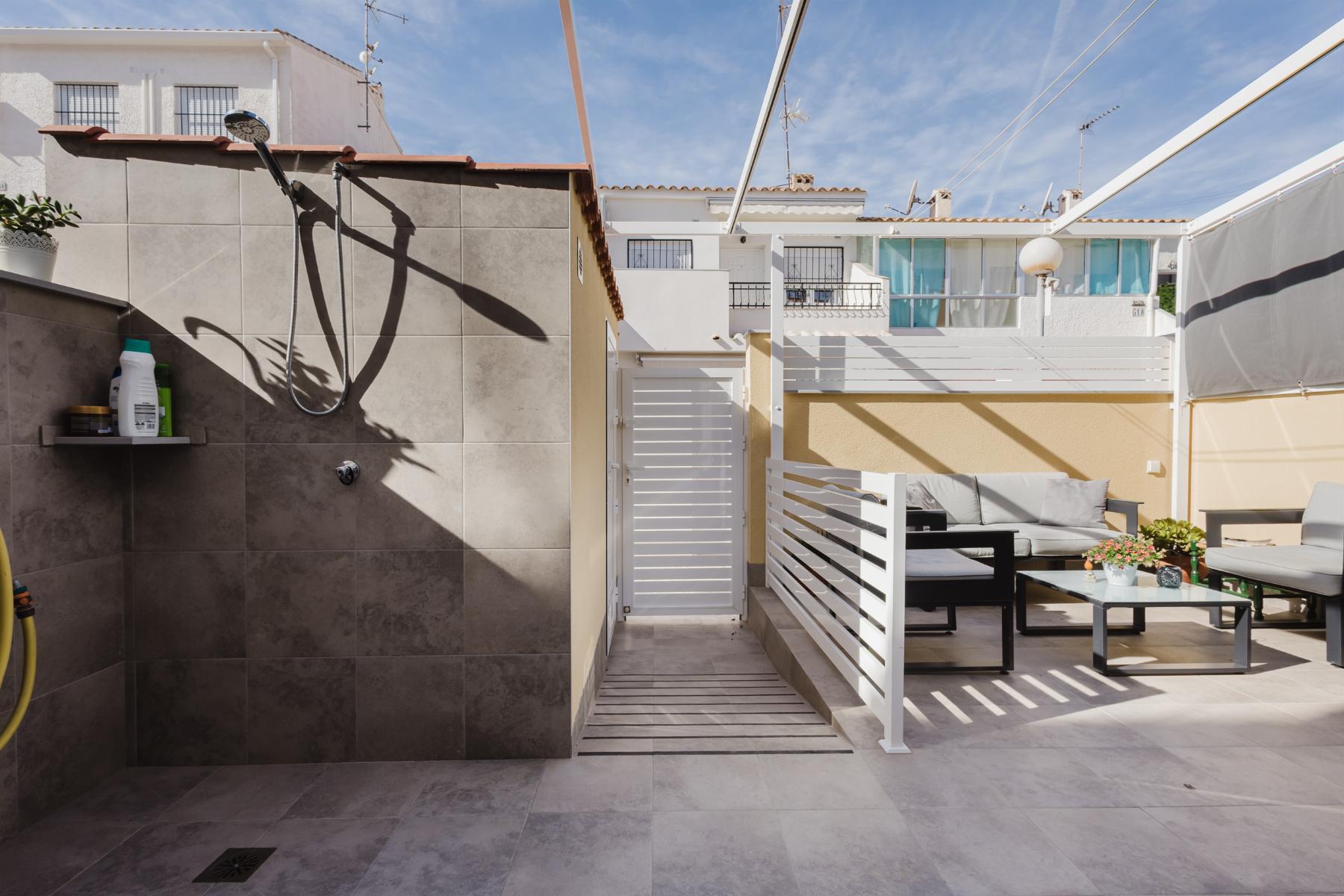Resale - 3 Bedroom 1 Bathroom Bungalow in Torrevieja - playa de los naufragos - Alicante Resale - 3 Bedroom 1 Bathroom Bungalow in Torrevieja - playa de los naufragos - Alicante