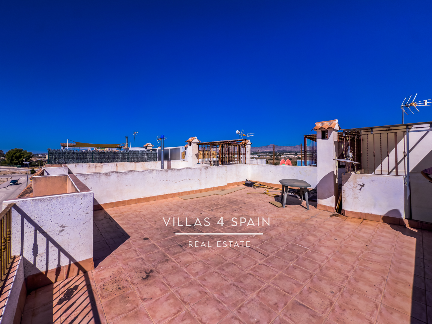 Resale - 3 bed 2 bath townhouse with large garage in Cox, Orihuela - calle el gestor - Alicante Resale - 3 bed 2 bath townhouse with large garage in Cox, Orihuela - calle el gestor - Alicante
