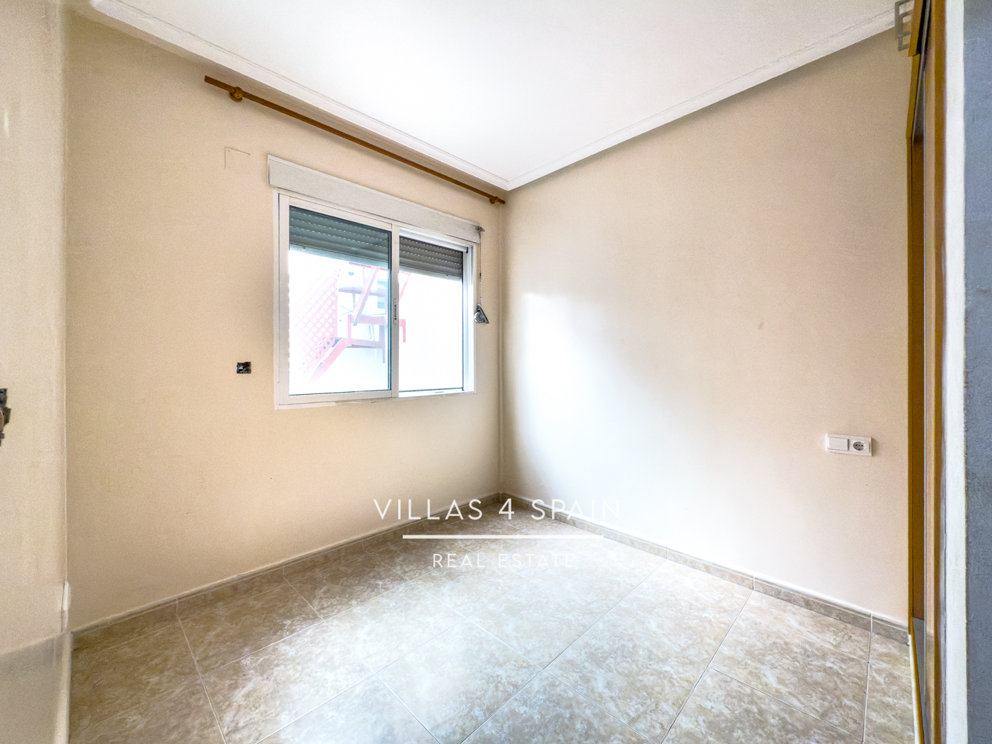 Resale - 3 bed 2 bath townhouse with large garage in Cox, Orihuela - calle el gestor - Alicante Resale - 3 bed 2 bath townhouse with large garage in Cox, Orihuela - calle el gestor - Alicante