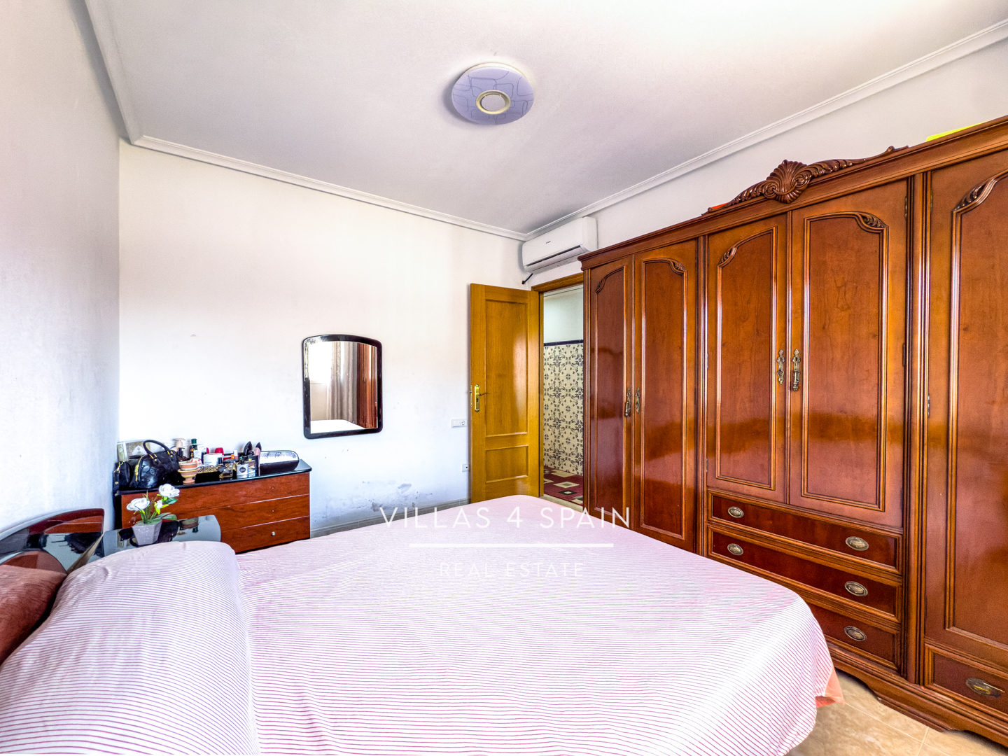 Resale - 3 bed 2 bath townhouse with large garage in Cox, Orihuela - calle el gestor - Alicante Resale - 3 bed 2 bath townhouse with large garage in Cox, Orihuela - calle el gestor - Alicante