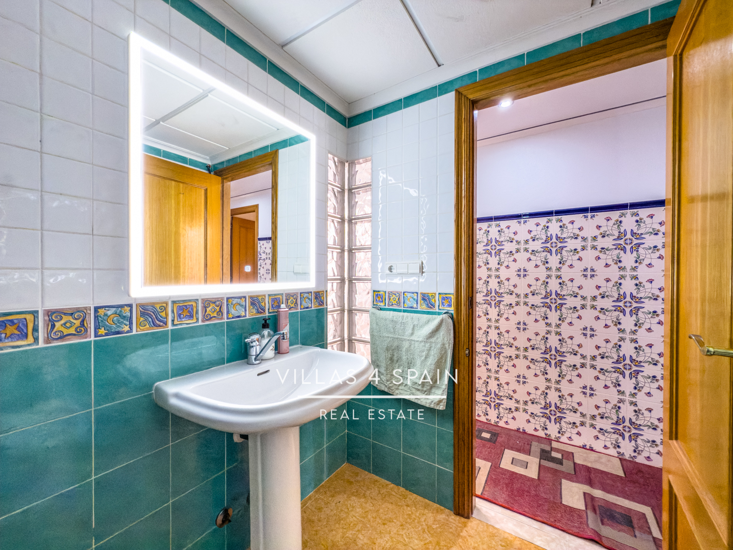 Resale - 3 bed 2 bath townhouse with large garage in Cox, Orihuela - calle el gestor - Alicante Resale - 3 bed 2 bath townhouse with large garage in Cox, Orihuela - calle el gestor - Alicante