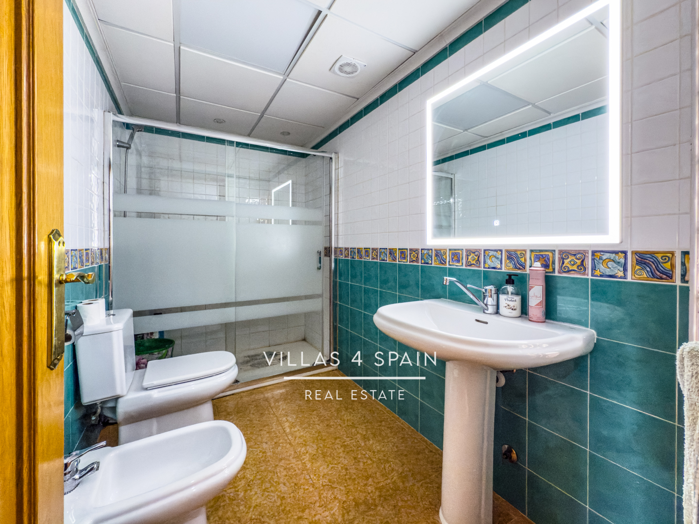 Resale - 3 bed 2 bath townhouse with large garage in Cox, Orihuela - calle el gestor - Alicante Resale - 3 bed 2 bath townhouse with large garage in Cox, Orihuela - calle el gestor - Alicante