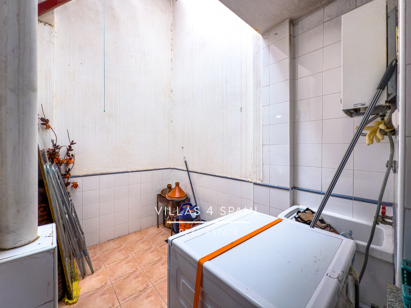 Resale - 3 bed 2 bath townhouse with large garage in Cox, Orihuela - calle el gestor - Alicante Resale - 3 bed 2 bath townhouse with large garage in Cox, Orihuela - calle el gestor - Alicante