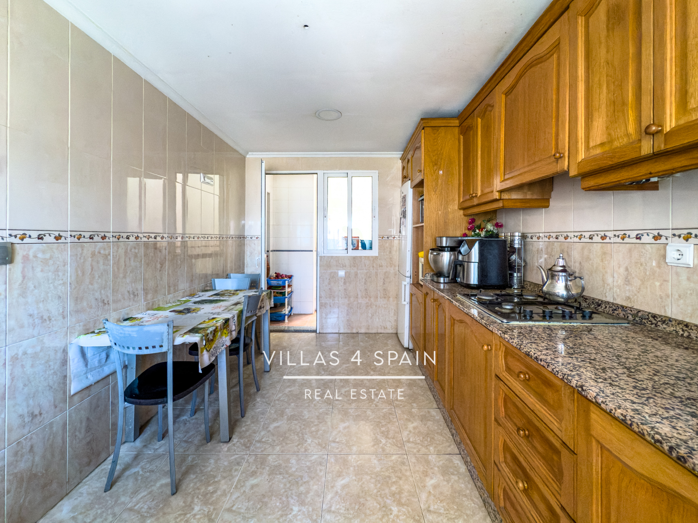 Resale - 3 bed 2 bath townhouse with large garage in Cox, Orihuela - calle el gestor - Alicante Resale - 3 bed 2 bath townhouse with large garage in Cox, Orihuela - calle el gestor - Alicante