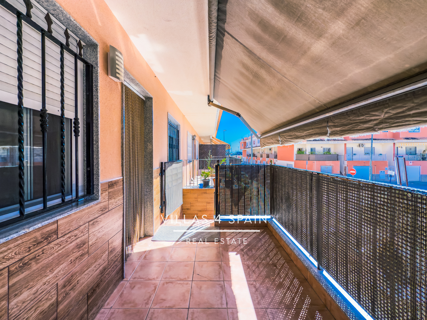 Resale - 3 bed 2 bath townhouse with large garage in Cox, Orihuela - calle el gestor - Alicante Resale - 3 bed 2 bath townhouse with large garage in Cox, Orihuela - calle el gestor - Alicante