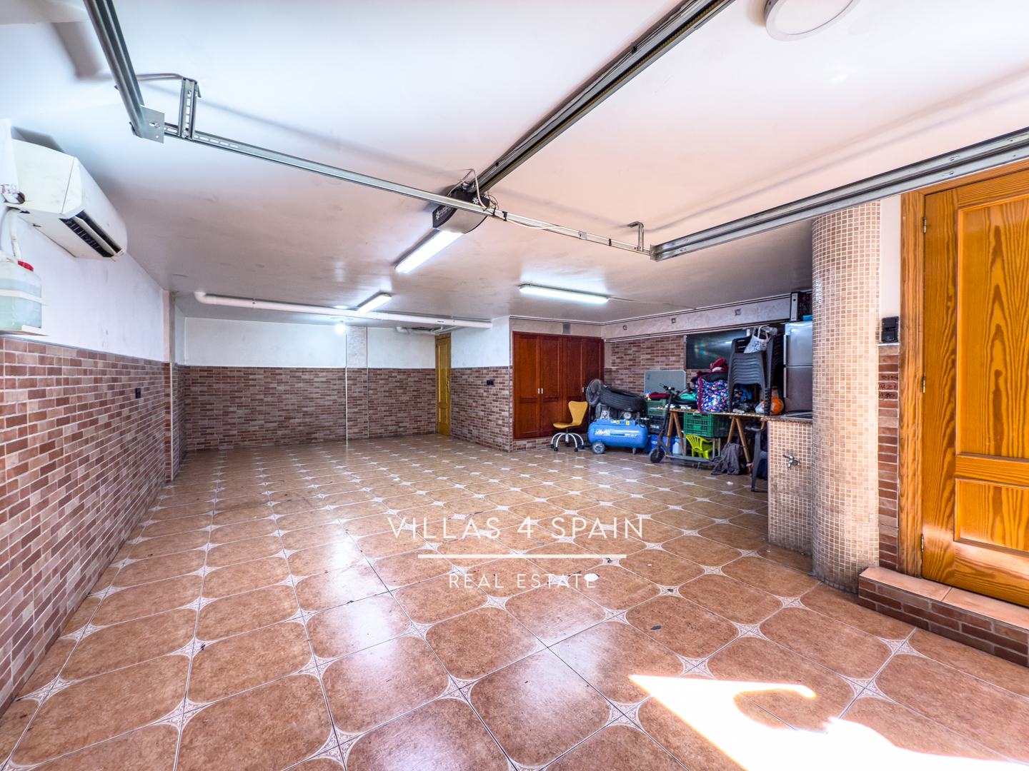 Resale - 3 bed 2 bath townhouse with large garage in Cox, Orihuela - calle el gestor - Alicante Resale - 3 bed 2 bath townhouse with large garage in Cox, Orihuela - calle el gestor - Alicante