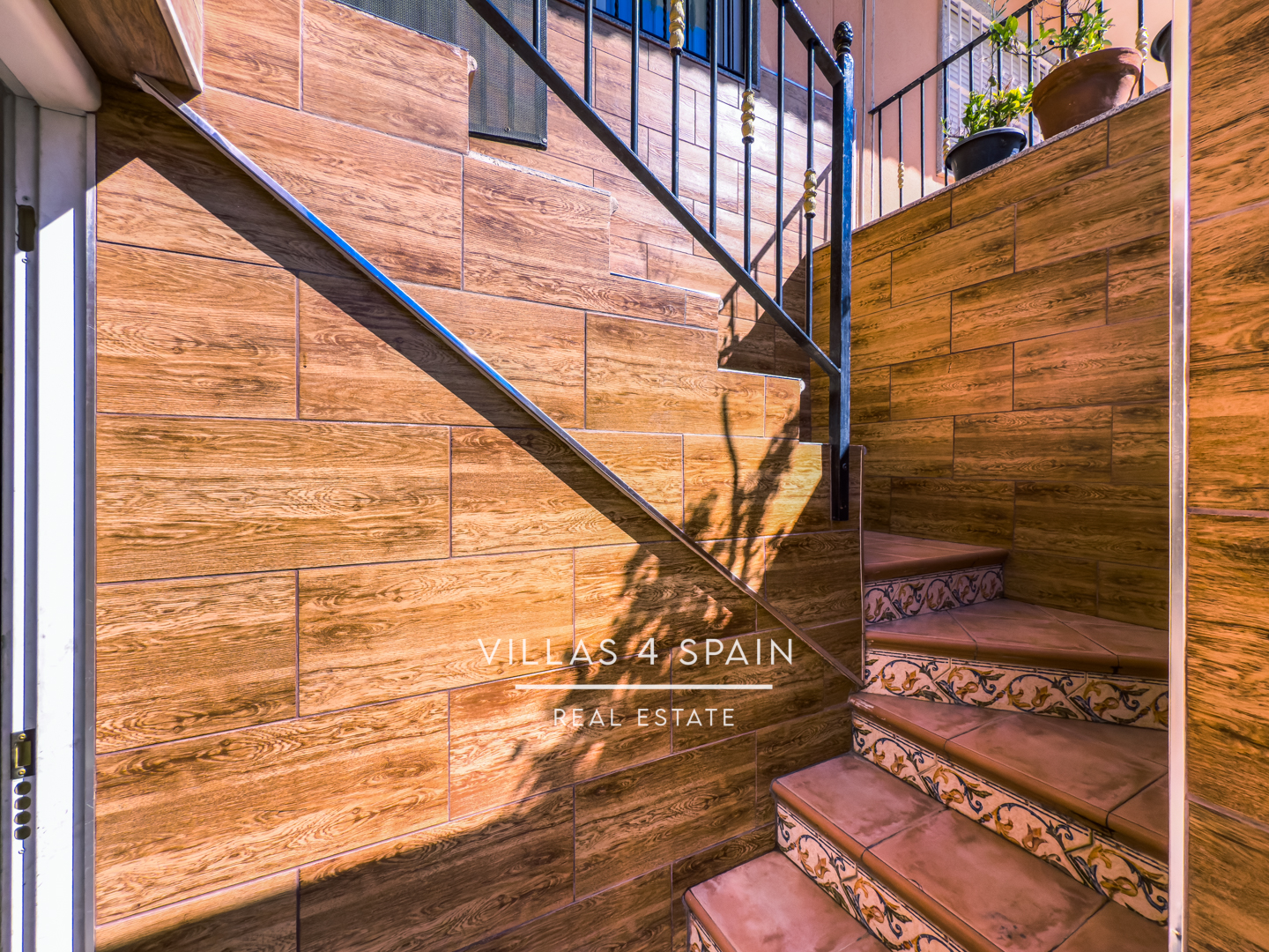 Resale - 3 bed 2 bath townhouse with large garage in Cox, Orihuela - calle el gestor - Alicante Resale - 3 bed 2 bath townhouse with large garage in Cox, Orihuela - calle el gestor - Alicante