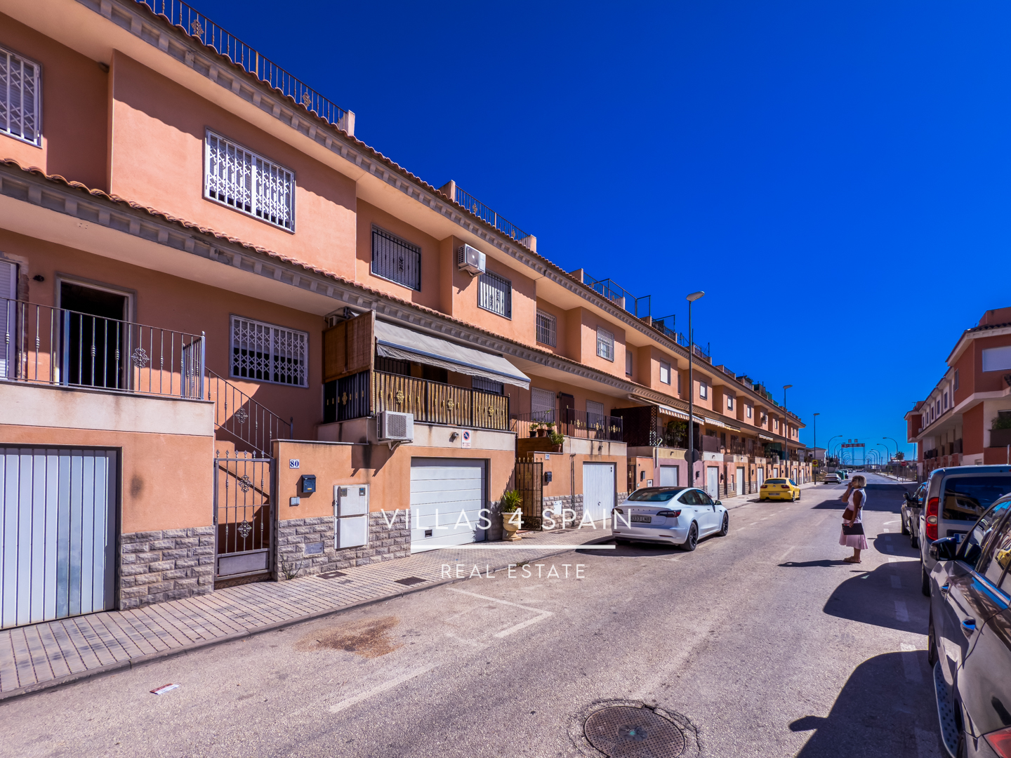 Resale - 3 bed 2 bath townhouse with large garage in Cox, Orihuela - calle el gestor - Alicante Resale - 3 bed 2 bath townhouse with large garage in Cox, Orihuela - calle el gestor - Alicante