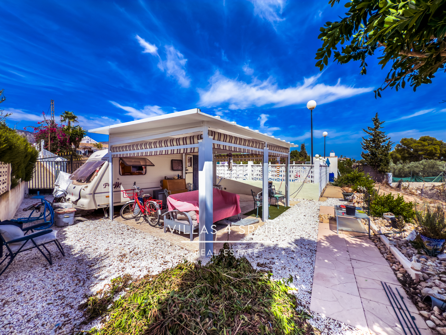 Resale - 3 Bedroom Villa with Private Pool in Albatera - Crevillente - Cam. la Roca - Alicante Resale - 3 Bedroom Villa with Private Pool in Albatera - Crevillente - Cam. la Roca - Alicante