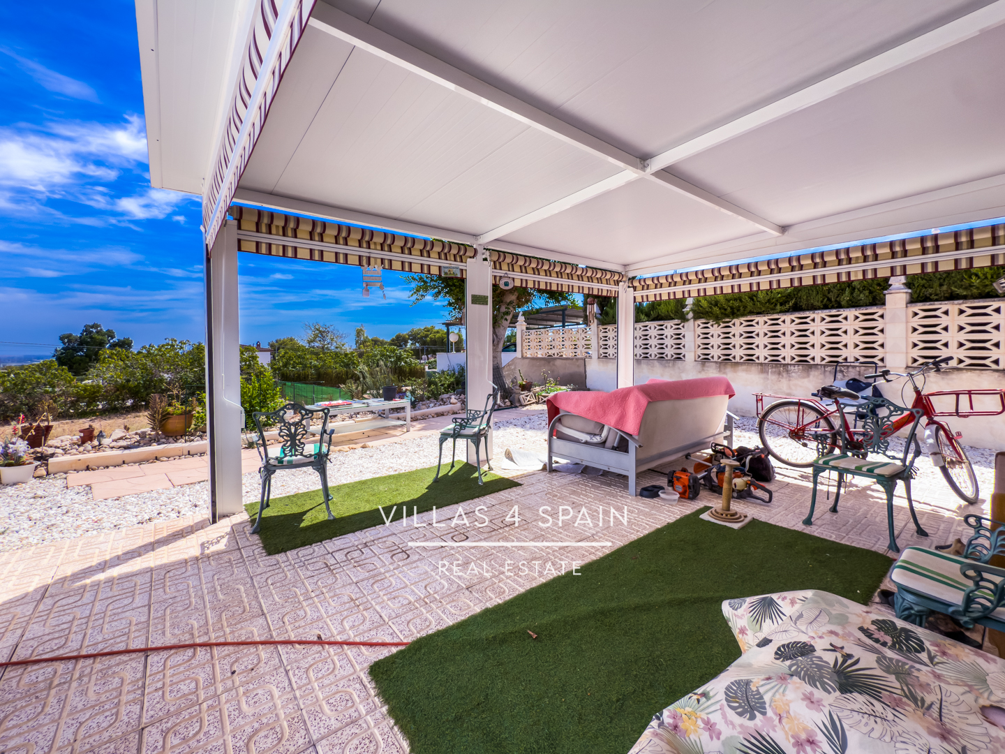 Resale - 3 Bedroom Villa with Private Pool in Albatera - Crevillente - Cam. la Roca - Alicante Resale - 3 Bedroom Villa with Private Pool in Albatera - Crevillente - Cam. la Roca - Alicante