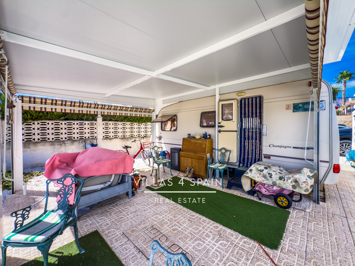 Resale - 3 Bedroom Villa with Private Pool in Albatera - Crevillente - Cam. la Roca - Alicante Resale - 3 Bedroom Villa with Private Pool in Albatera - Crevillente - Cam. la Roca - Alicante