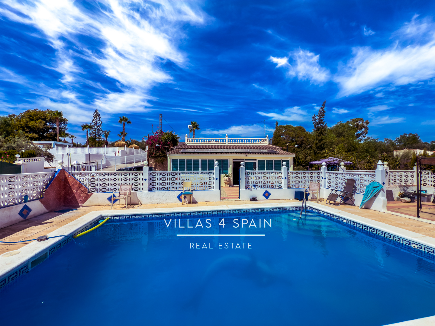 Resale - 3 Bedroom Villa with Private Pool in Albatera - Crevillente - Cam. la Roca - Alicante Resale - 3 Bedroom Villa with Private Pool in Albatera - Crevillente - Cam. la Roca - Alicante