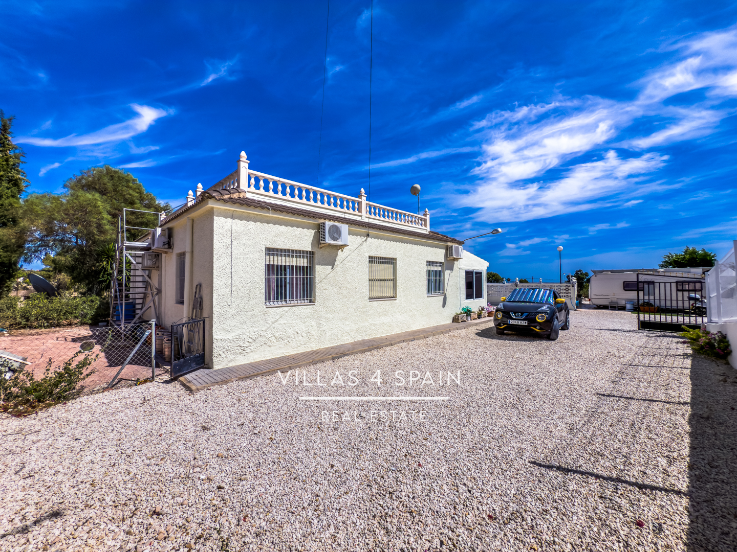 Resale - 3 Bedroom Villa with Private Pool in Albatera - Crevillente - Cam. la Roca - Alicante Resale - 3 Bedroom Villa with Private Pool in Albatera - Crevillente - Cam. la Roca - Alicante