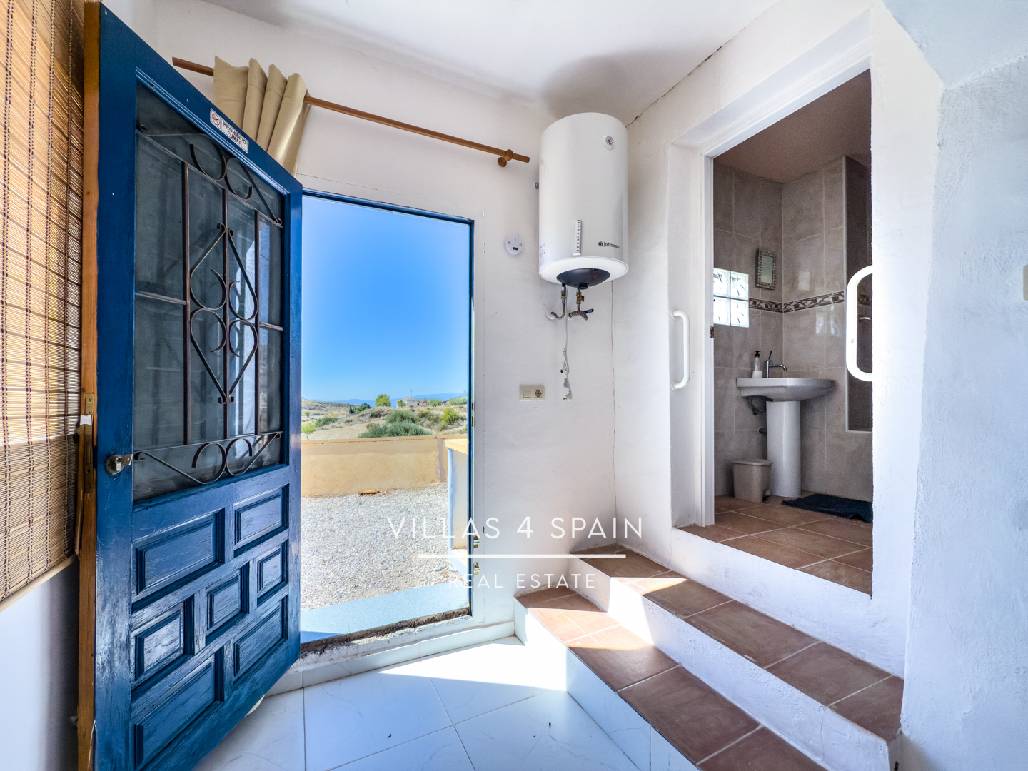 Resale - 3 Bed 2 Bath Cave House with land for sale in Capres - Paraje capres - Murcia Resale - 3 Bed 2 Bath Cave House with land for sale in Capres - Paraje capres - Murcia