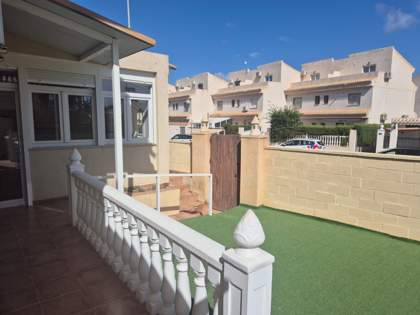3 Bedroom 2 Bathroom Casa in Orihuela Costa