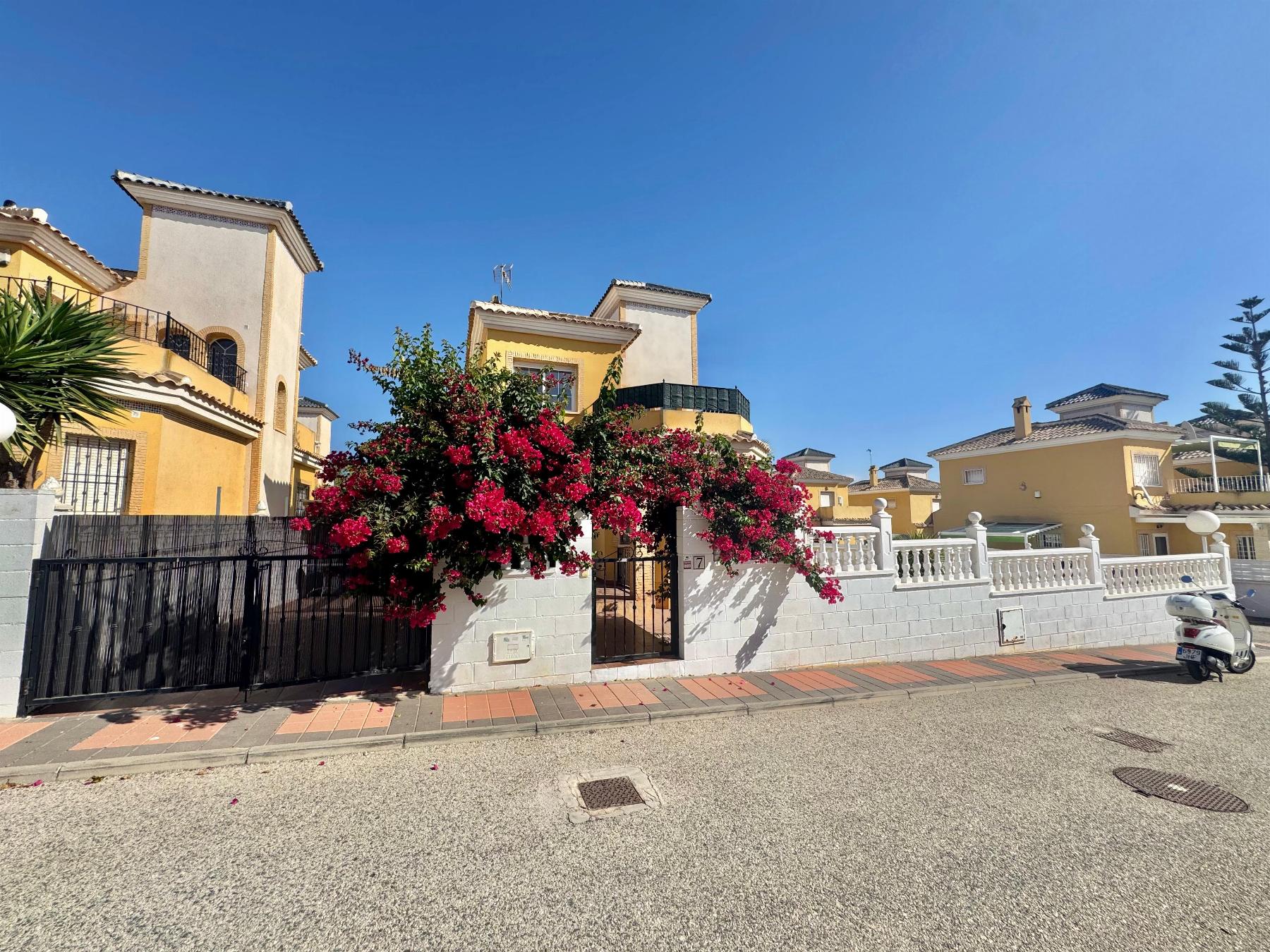 Resale - 3 Bedroom 2 Bathroom Chalet in Algorfa - LO CRISPIN - Alicante Resale - 3 Bedroom 2 Bathroom Chalet in Algorfa - LO CRISPIN - Alicante