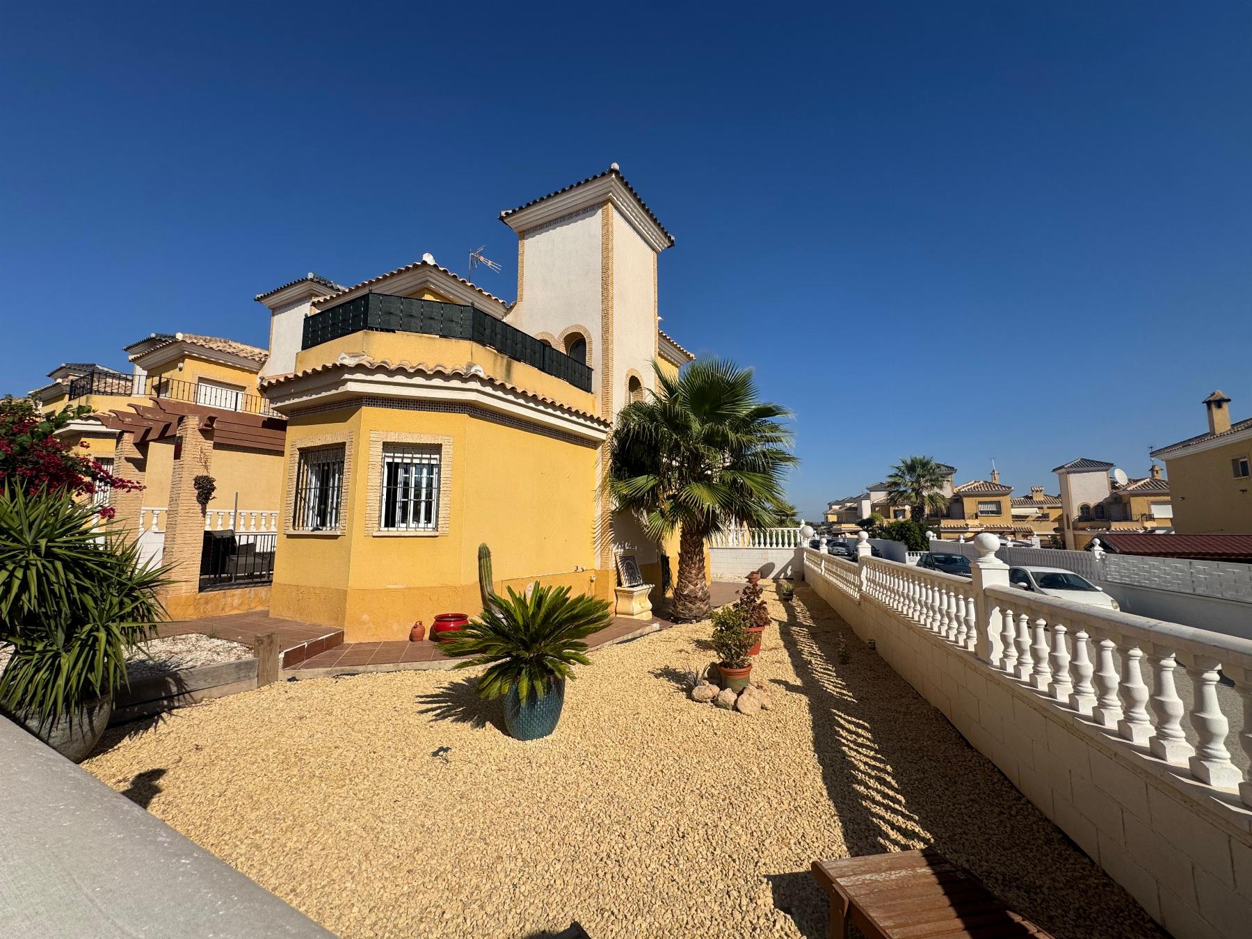 Resale - 3 Bedroom 2 Bathroom Chalet in Algorfa - LO CRISPIN - Alicante Resale - 3 Bedroom 2 Bathroom Chalet in Algorfa - LO CRISPIN - Alicante