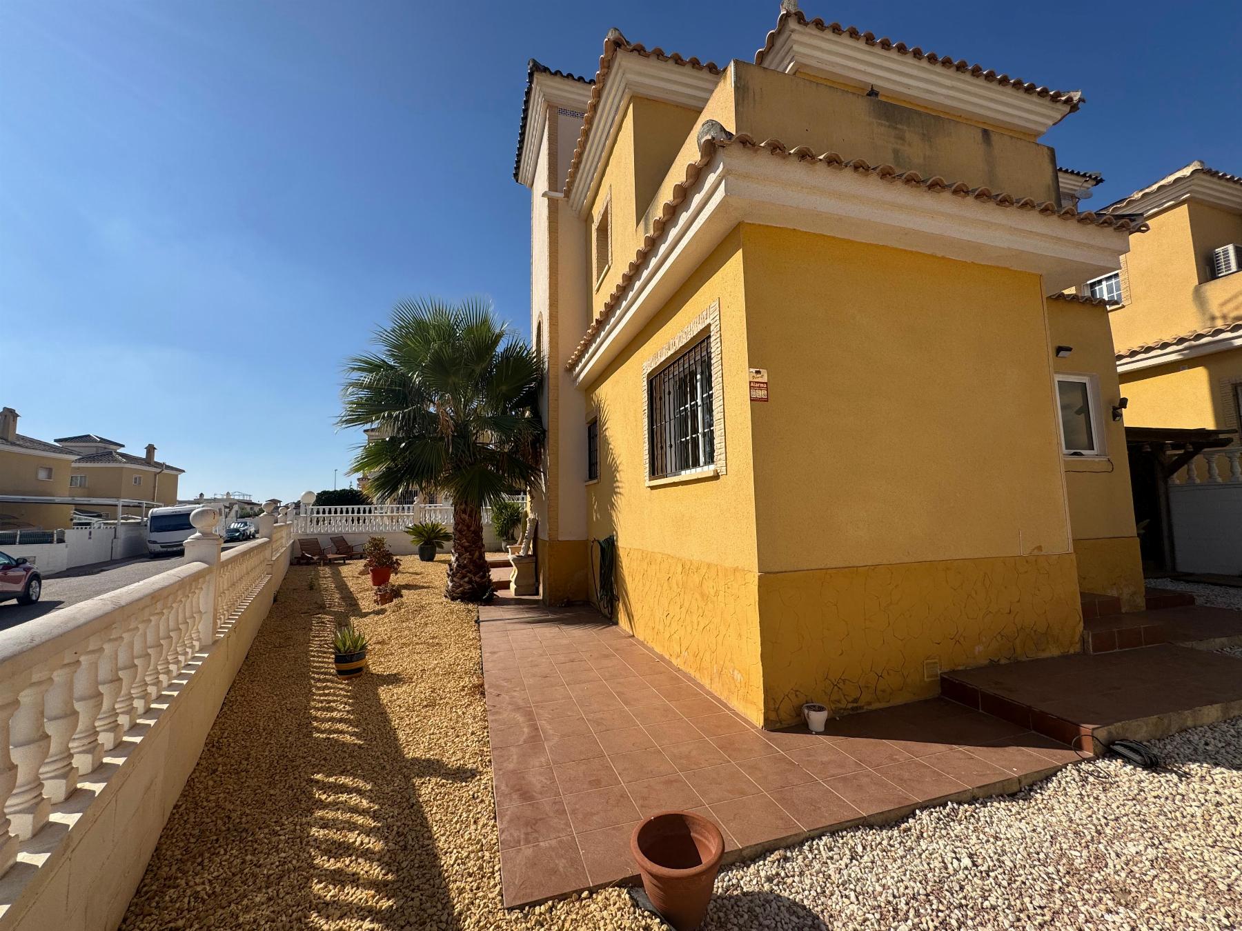 Resale - 3 Bedroom 2 Bathroom Chalet in Algorfa - LO CRISPIN - Alicante Resale - 3 Bedroom 2 Bathroom Chalet in Algorfa - LO CRISPIN - Alicante